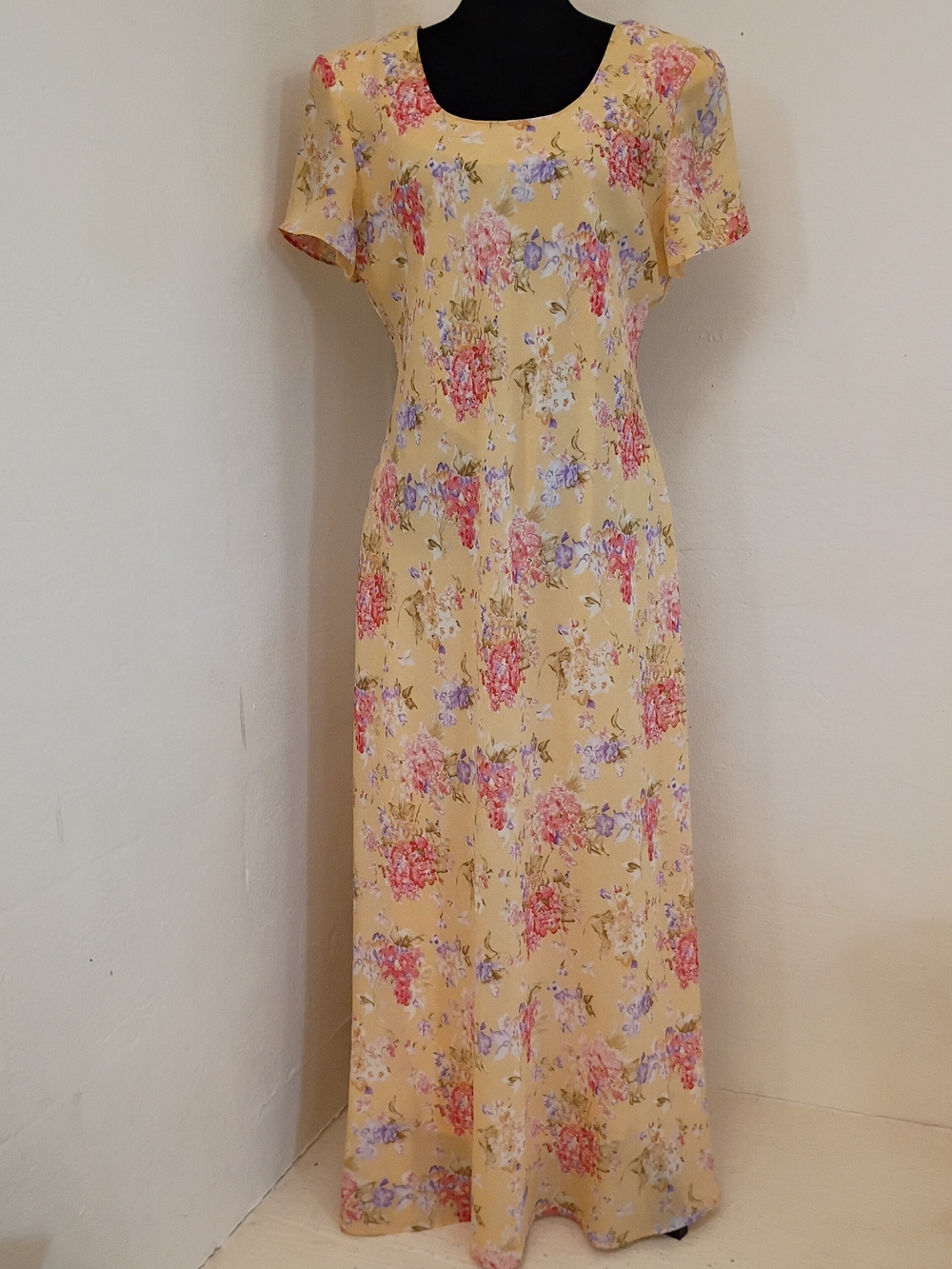 Ronni Nicole Vintage Yellow Floral Maxi Dress with Pink & Lavender Blooms